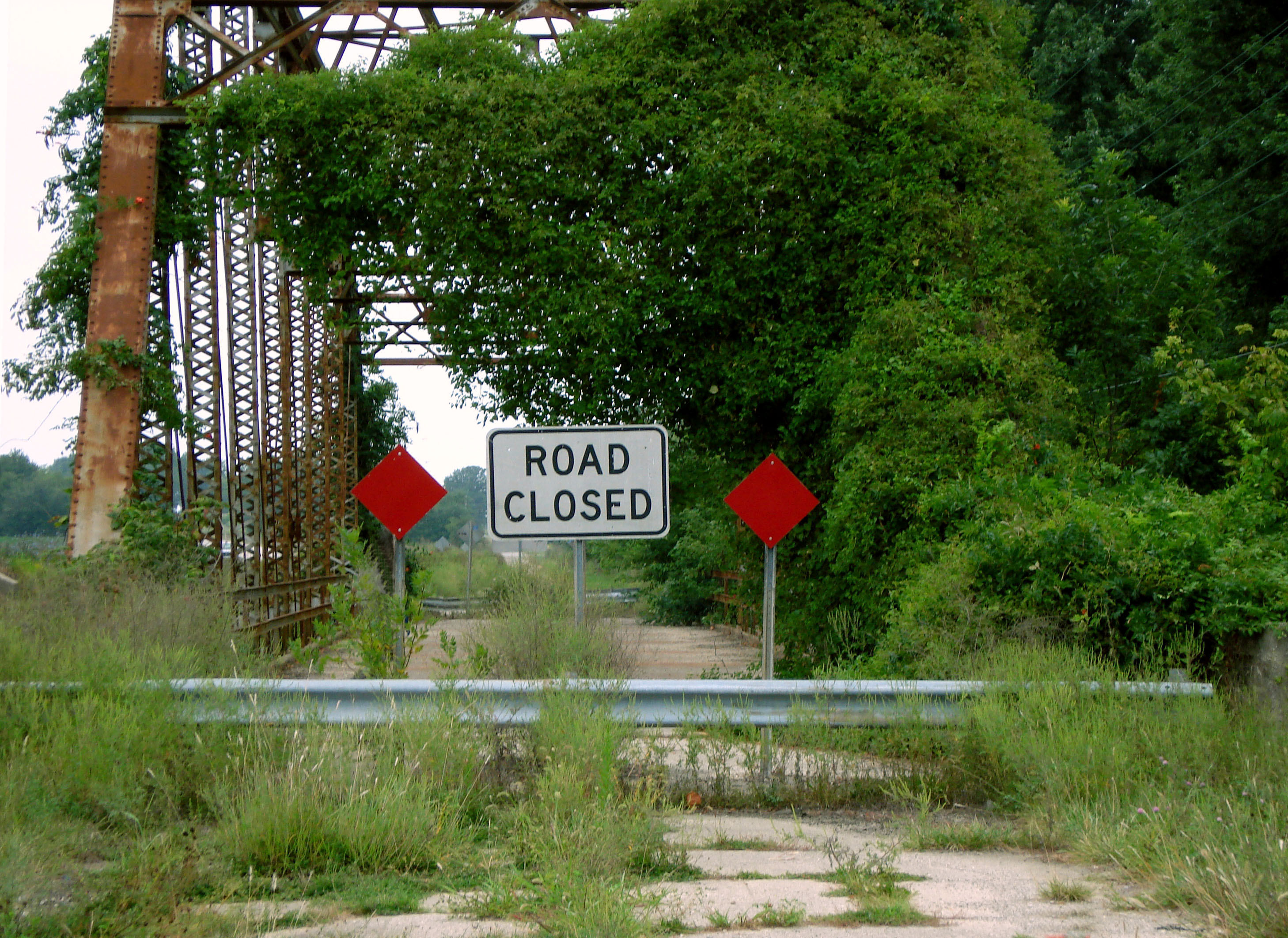 road_closed_2_2008.jpg