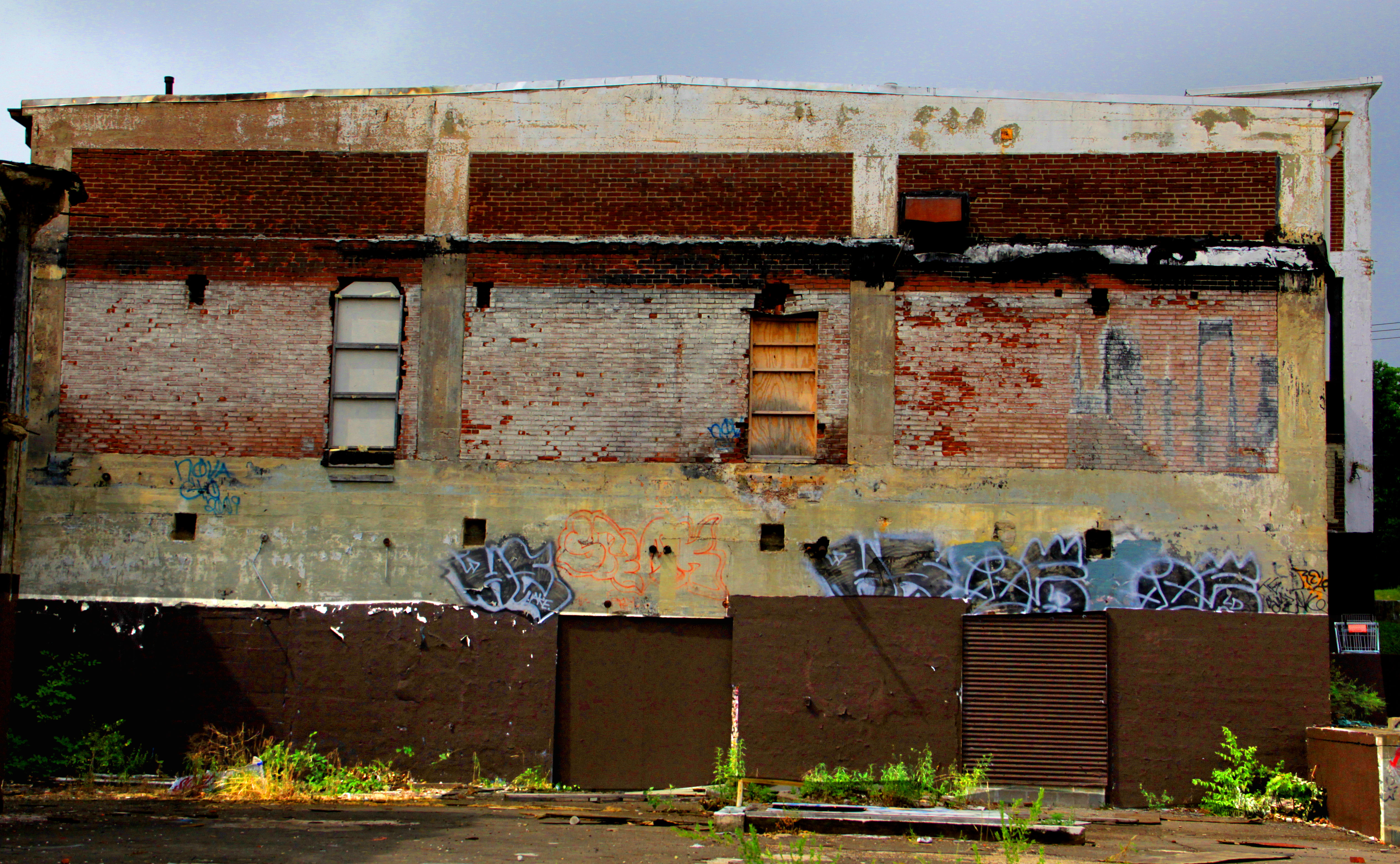 old-warehouse-facade-june-2011.jpg